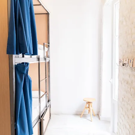 The Nomad Hostel&pension אכסניה סביליה