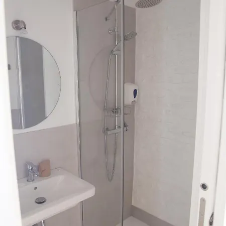 אכסניה The Nomad Hostel&pension