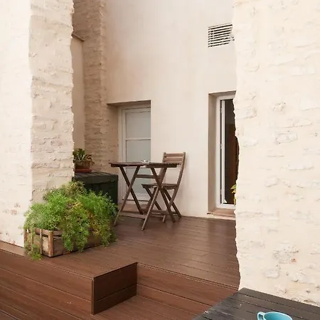 The Nomad Hostel&pension אכסניה סביליה