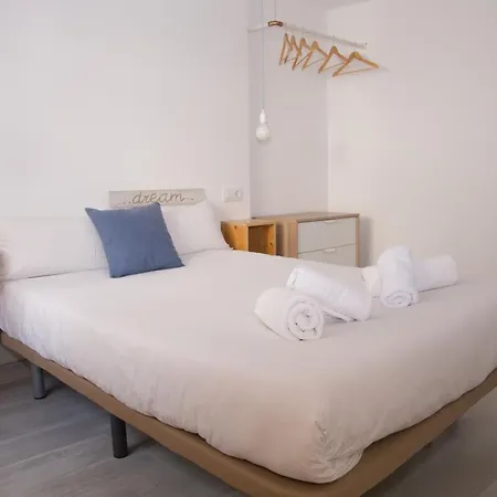 אכסניה The Nomad Hostel&pension סביליה
