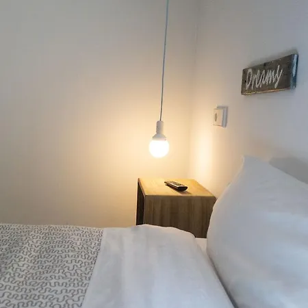 אכסניה The Nomad Hostel&pension