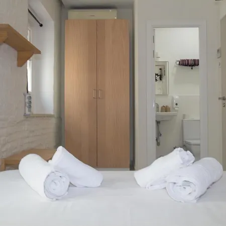 The Nomad Hostel&pension Albergue Sevilha