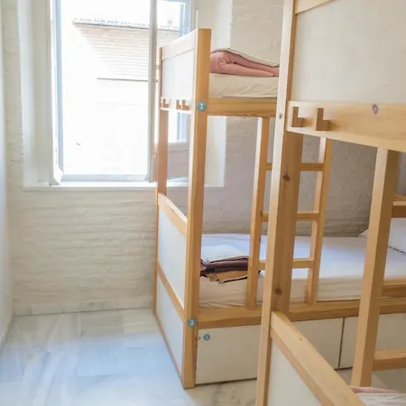 The Nomad Hostel&pension Albergue Sevilha