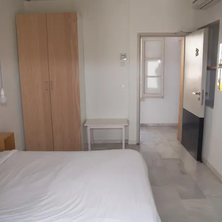 The Nomad Hostel&pension Albergue *
