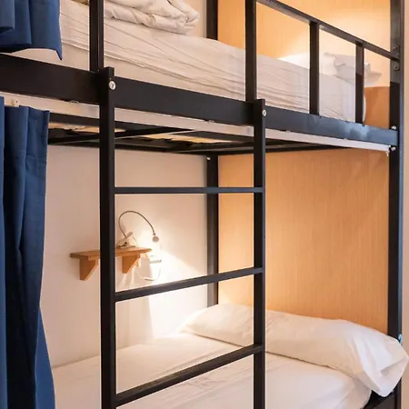 بيت شباب The Nomad Hostel&pension