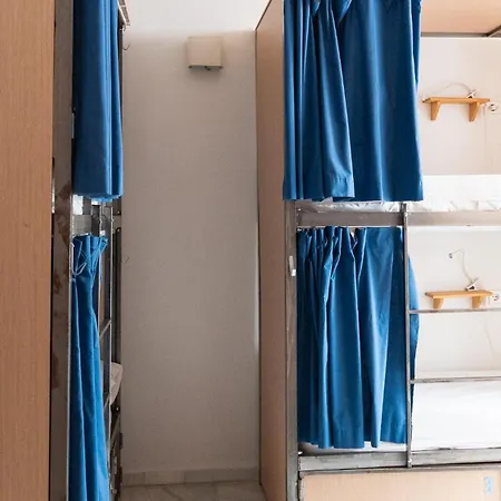 بيت شباب The Nomad Hostel&pension *