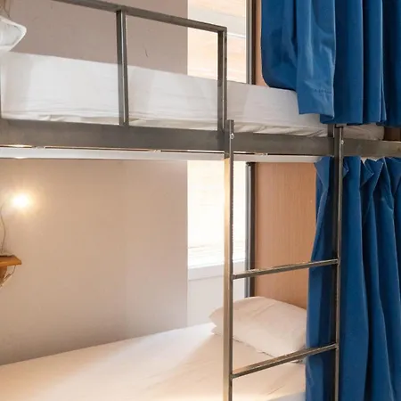 بيت شباب The Nomad Hostel&pension *