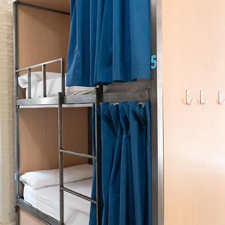 بيت شباب The Nomad Hostel&pension *