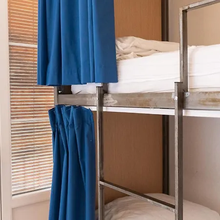 The Nomad Hostel&pension بيت شباب