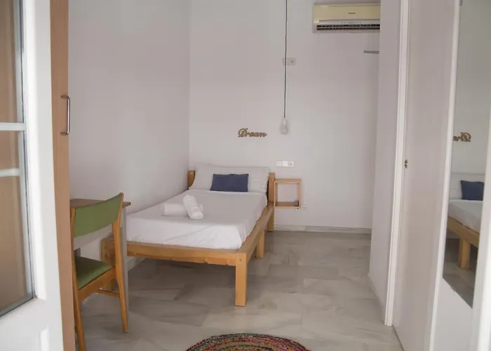 The Nomad Hostel&pension ホステル セビリア