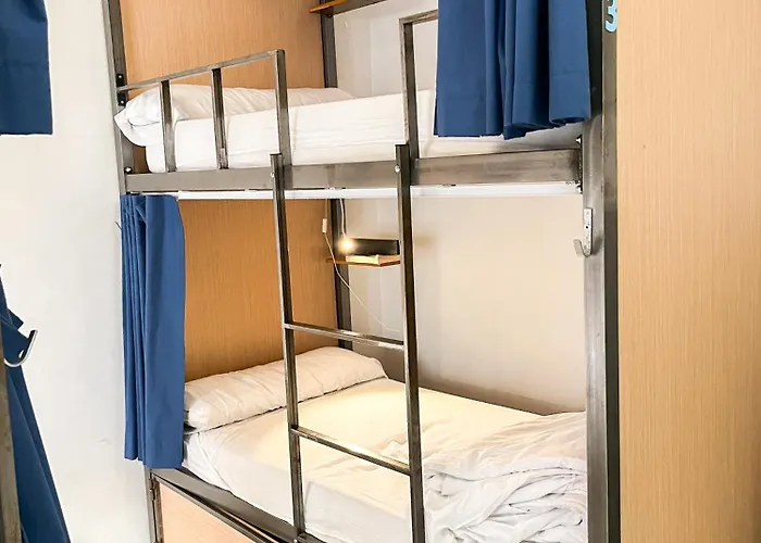 The Nomad Hostel&pension ホステル セビリア